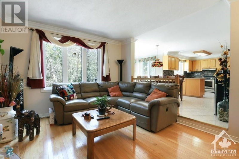 1505 FOREST VALLEY Drive  Ottawa, K1C5R5 | Image 7