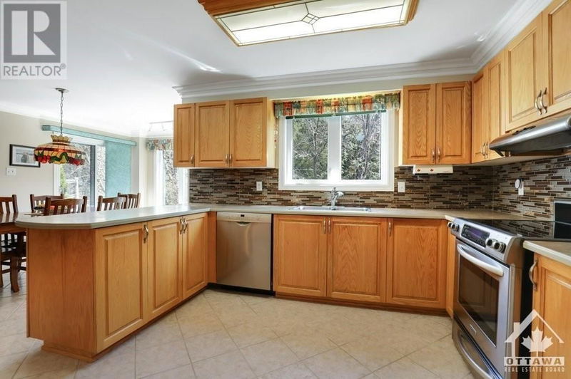 1505 FOREST VALLEY Drive  Ottawa, K1C5R5 | Image 9