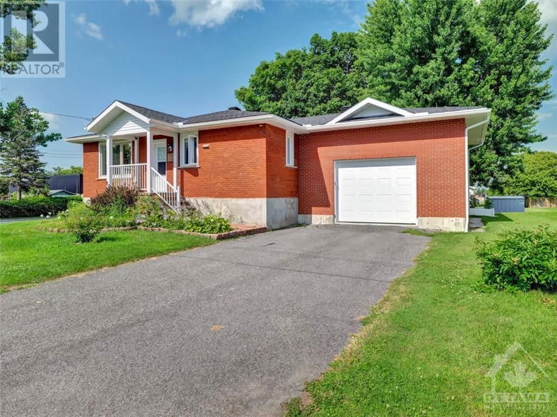 10 LAMOUREUX Street  St Isidore, K0C2B0 | Image 2