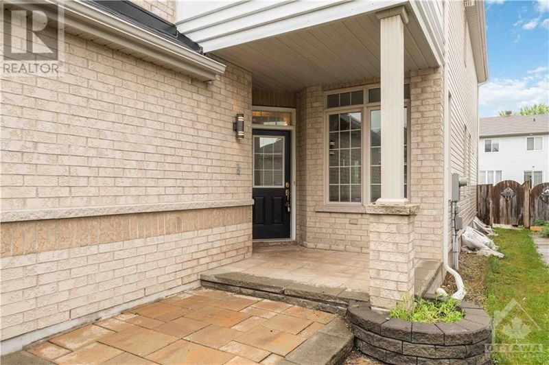 126 STRATHCARRON Crescent  Ottawa, K2K0C7 | Image 2