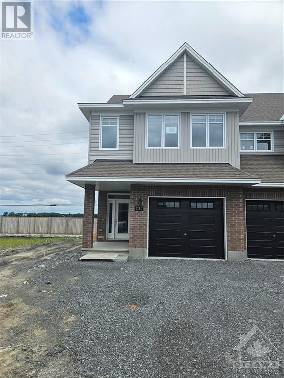 733 MAVERICK Crescent  Ottawa, K2S2X1 | Image 1