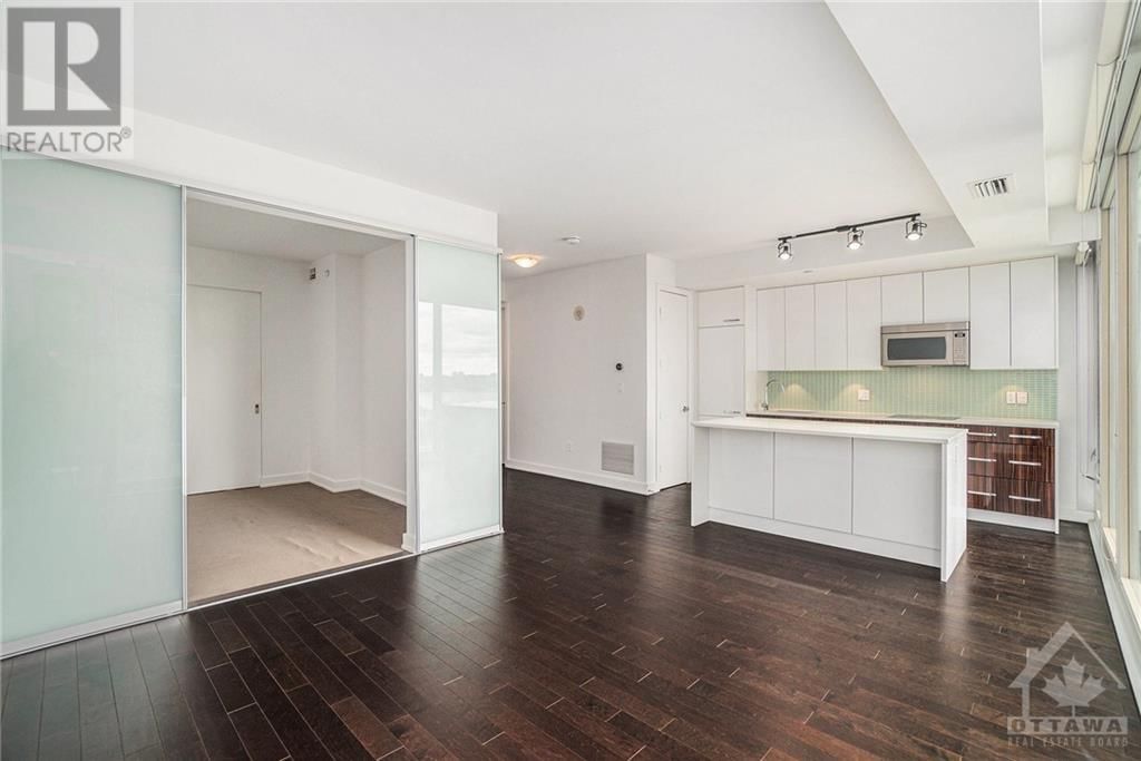 111 CHAMPAGNE AVENUE UNIT#1010 Image 7