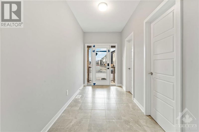 667 FENWICK Way  Ottawa, K2C3H2 | Image 2