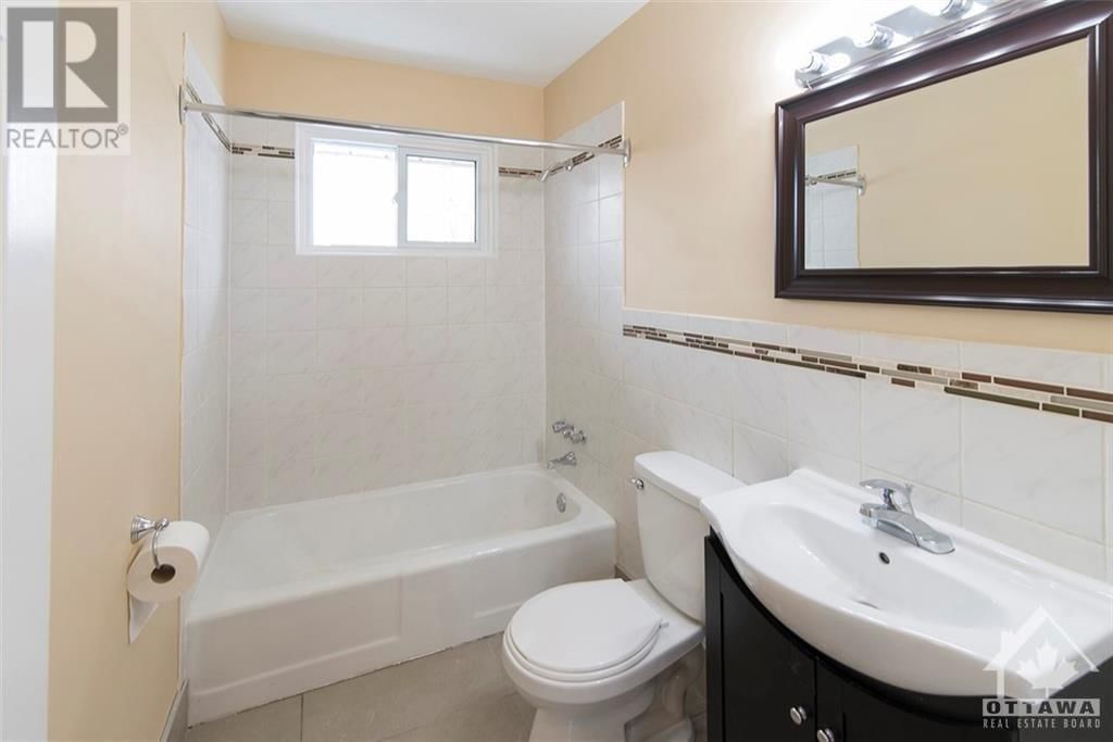 1439 WOODROFFE AVENUE UNIT#1 Image 4