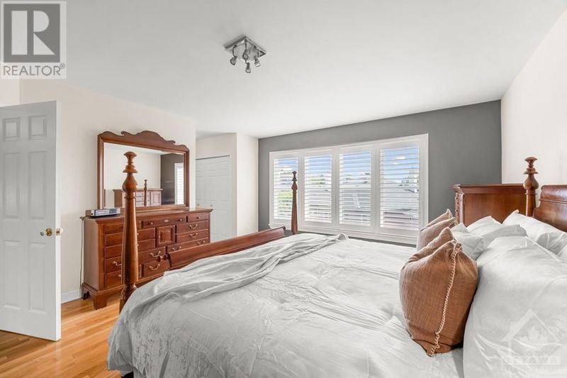 33 DURHAM Private  Ottawa, K1M2J1 | Image 15