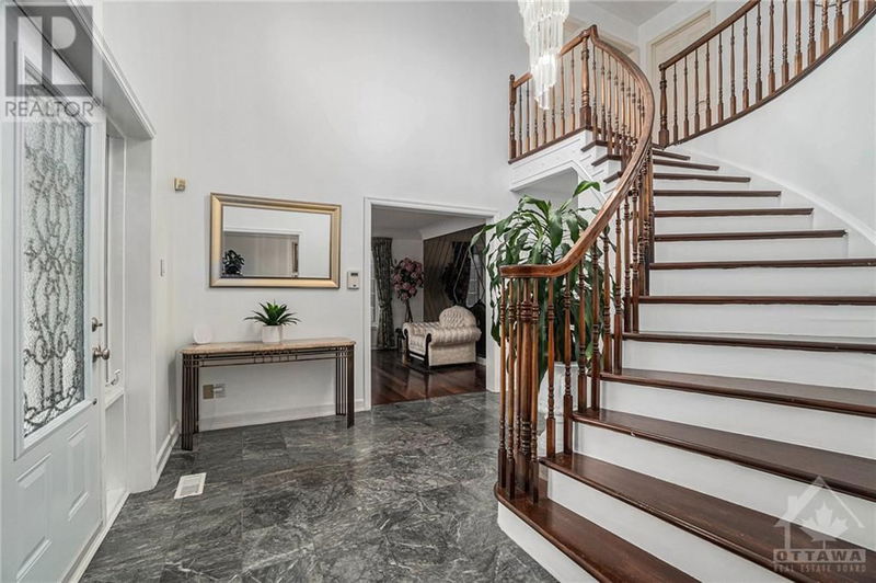 499 NEWMAN Avenue  Ottawa, K1K1N8 | Image 2