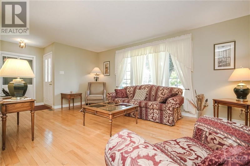 2325 DEMPSEY Avenue  Ottawa, K2C1M1 | Image 7