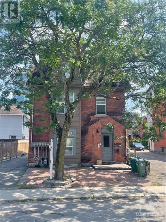 438 LEWIS Street  Ottawa, K2P0T3 | Image 1