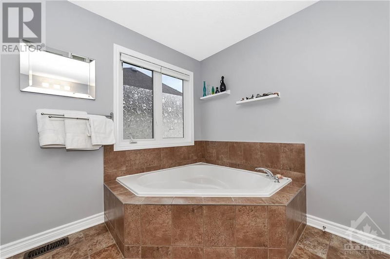 173 DORINA SARAZIN Crescent  Rockland, K4K0G7 | Image 27