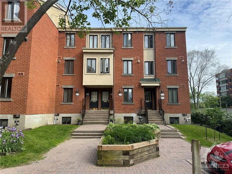 33 CRISPIN Private  Ottawa, K1K2T7 | Image 1