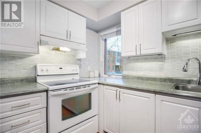 33 CRISPIN Private  Ottawa, K1K2T7 | Image 11