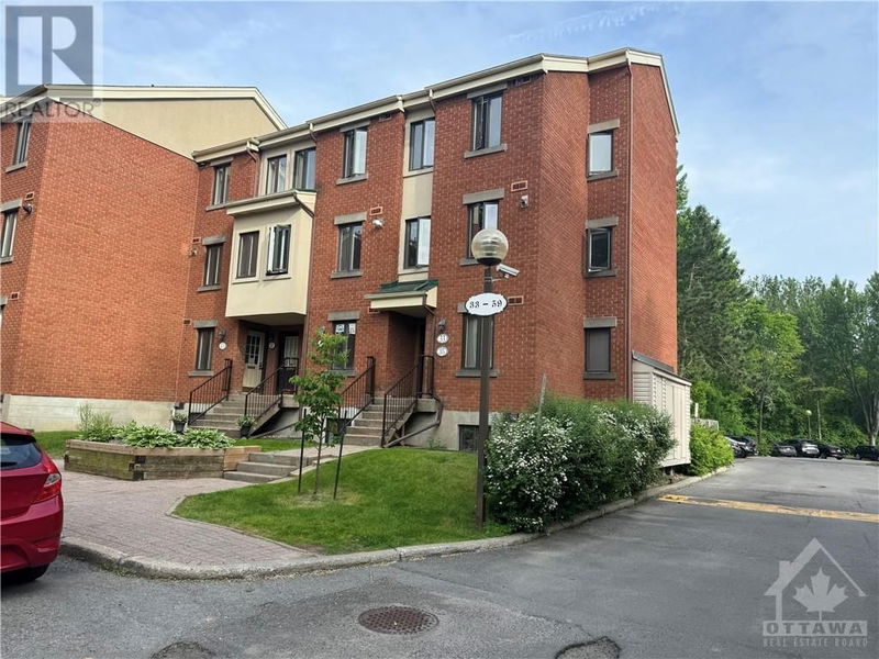 33 CRISPIN Private  Ottawa, K1K2T7 | Image 3