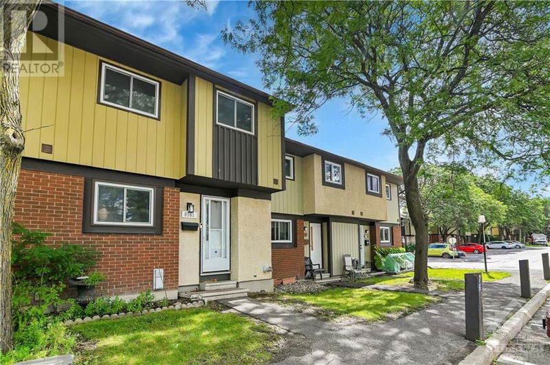 6161 BROOKSIDE Lane  Ottawa, K1C2K6 | Image 1