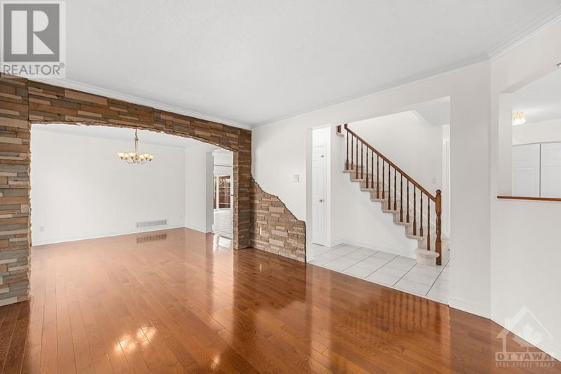 14 CRAIGHALL Circle  Ottawa, K1T4B4 | Image 6