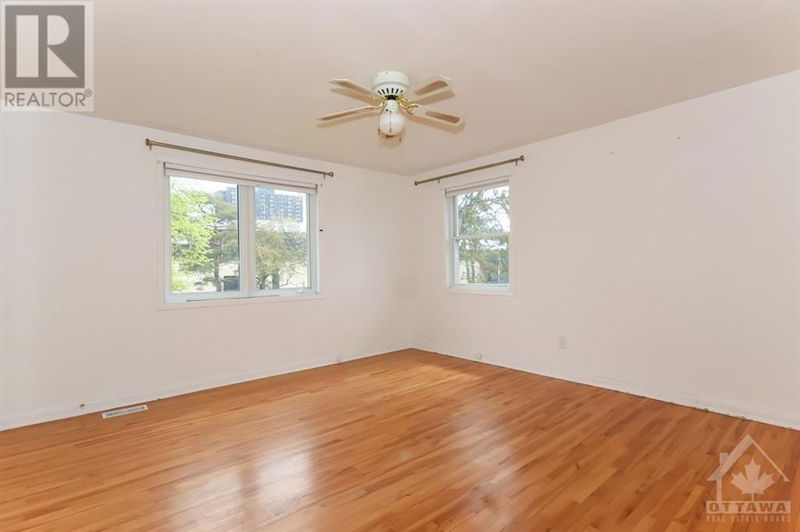 1952 OTHELLO Avenue  Ottawa, K1G2A4 | Image 12