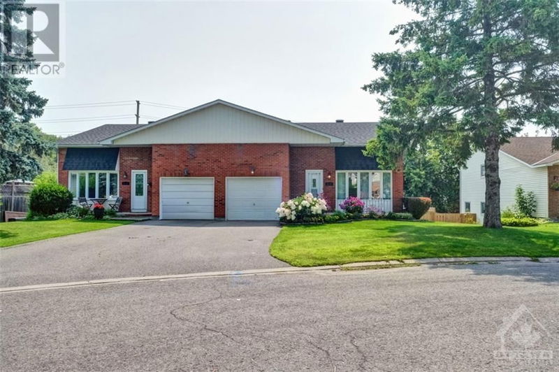 11 ALDER Crescent  Ottawa, K1B4X4 | Image 1