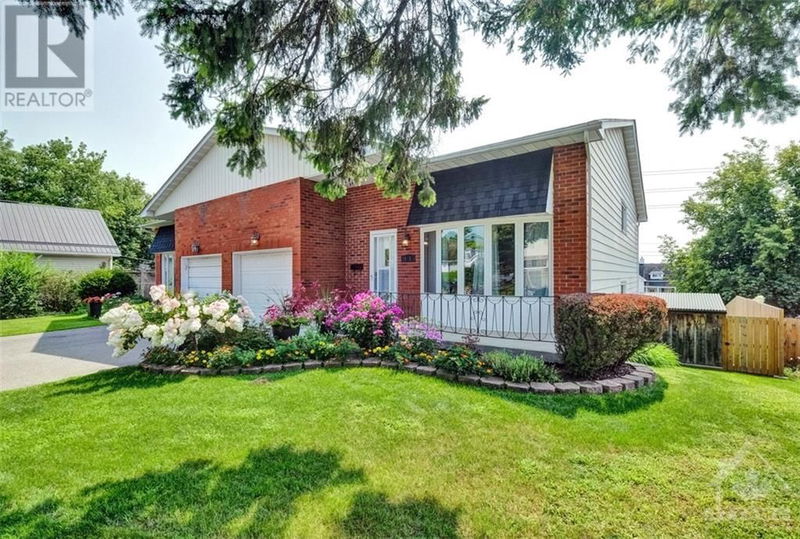 11 ALDER Crescent  Ottawa, K1B4X4 | Image 2