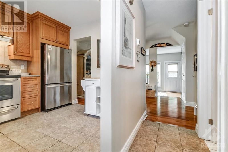  A - 15 FOXHILL Way  Ottawa, K2J1P3 | Image 3