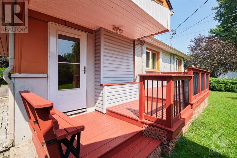 157 ANNA Avenue  Ottawa, K1Z7V1 | Image 2