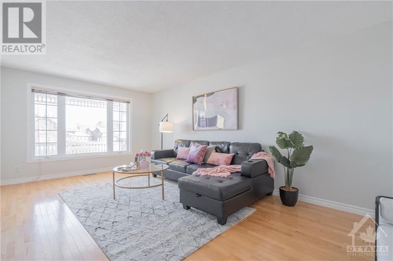 1816 THORNECREST Street  Ottawa, K1C6K8 | Image 3