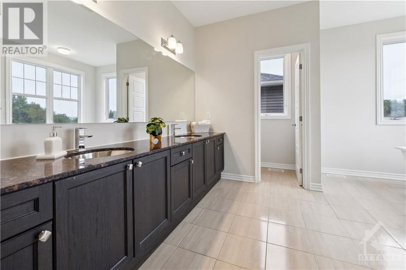 844 HENSLOW S Circle  Ottawa, K4A5H7 | Image 24