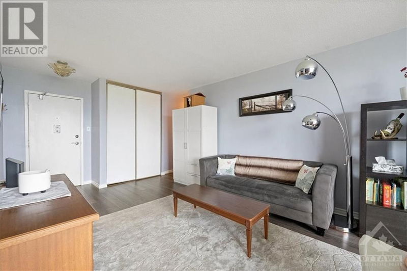  1102 - 2400 VIRGINIA Drive  Ottawa, K1H8L3 | Image 3