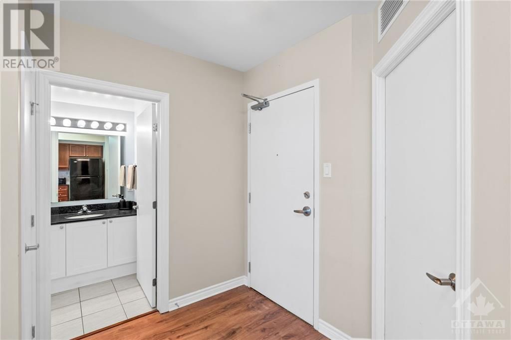 445 LAURIER AVENUE UNIT#303 Image 6