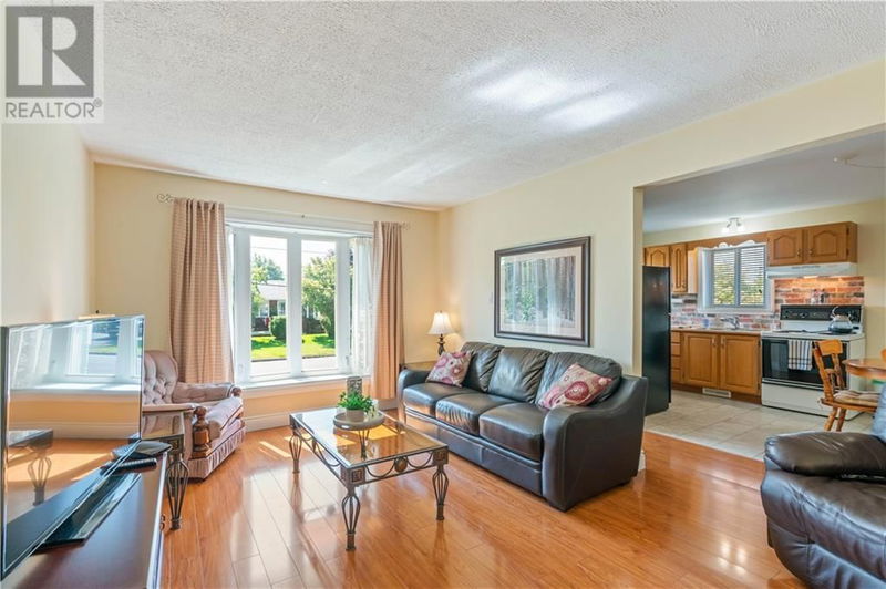 269 SUNNYSIDE Avenue  Cornwall, K6H3E5 | Image 2