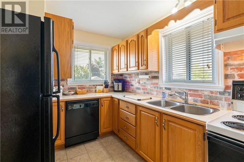 269 SUNNYSIDE Avenue  Cornwall, K6H3E5 | Image 4