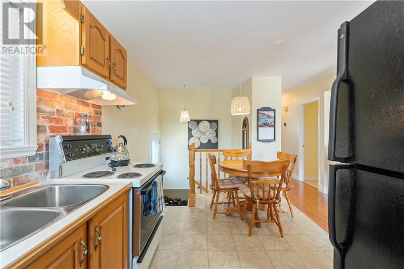 269 SUNNYSIDE Avenue  Cornwall, K6H3E5 | Image 5