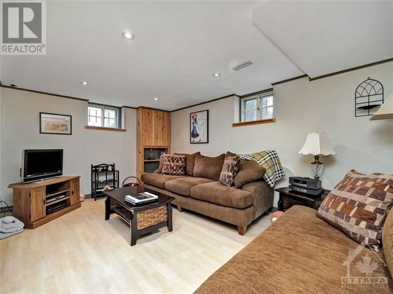 1347 AVENUE S Avenue  Ottawa, K1G0C4 | Image 16