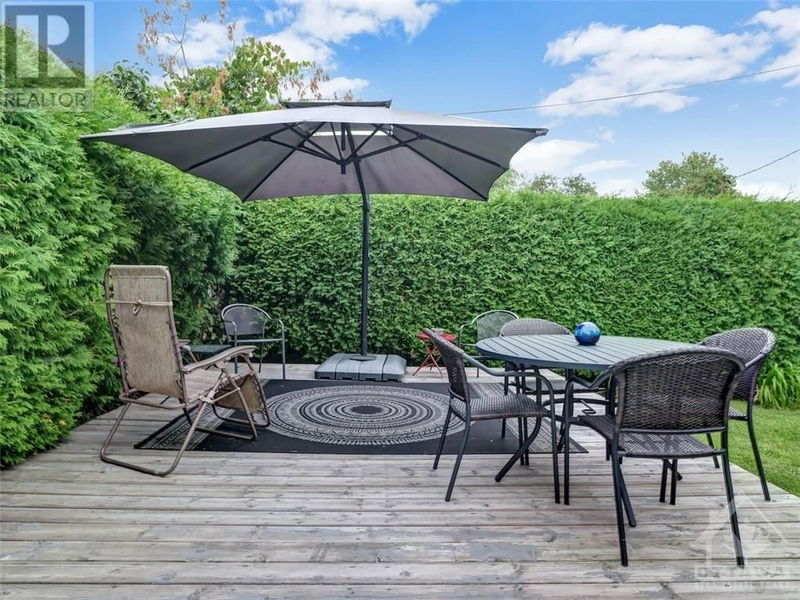 1347 AVENUE S Avenue  Ottawa, K1G0C4 | Image 22