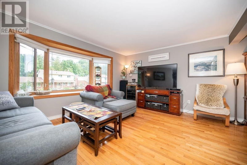 119 FRONTENAC Crescent  Deep River, K0J1P0 | Image 4