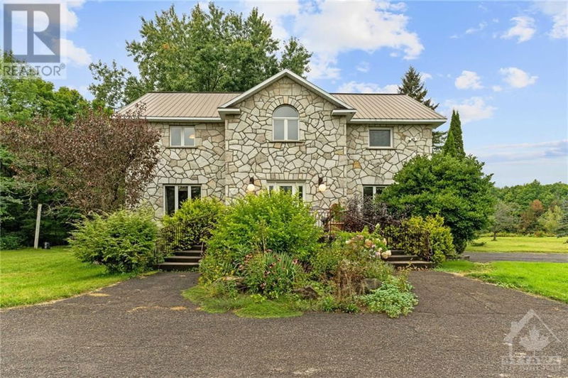 2062 GREYS CREEK Road  Ottawa, K4P1H7 | Image 2