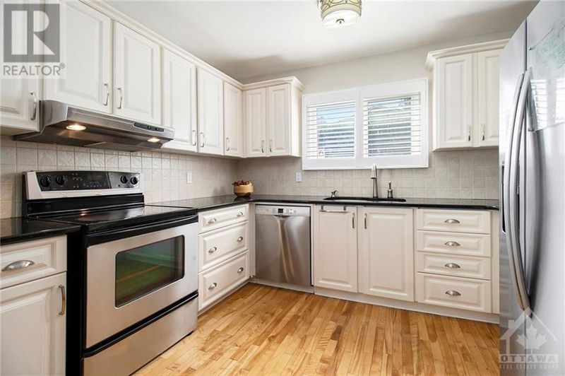 24 SPARROW Way  Ottawa, K1V9H5 | Image 11