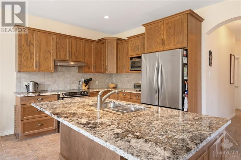 1817 MICKELBERRY Crescent  Ottawa, K4A0E6 | Image 2