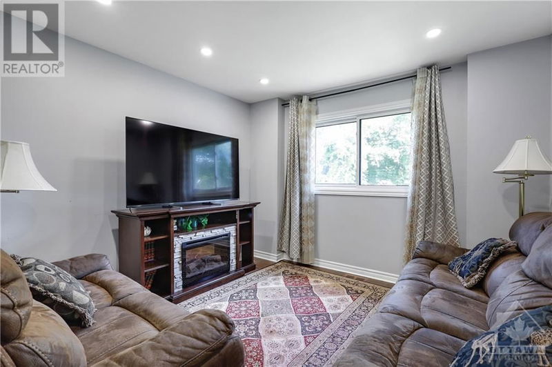 906 CAHIL Drive West Ottawa, K1V9A2 | Image 11