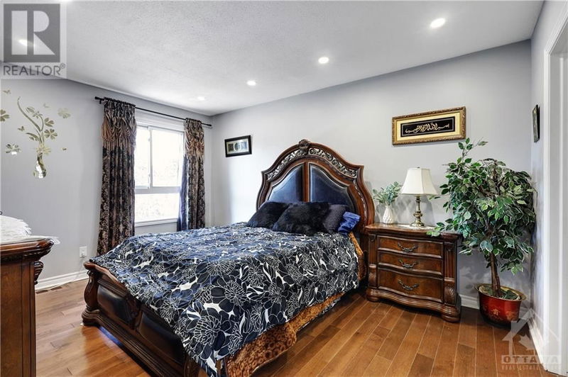 906 CAHIL Drive West Ottawa, K1V9A2 | Image 20