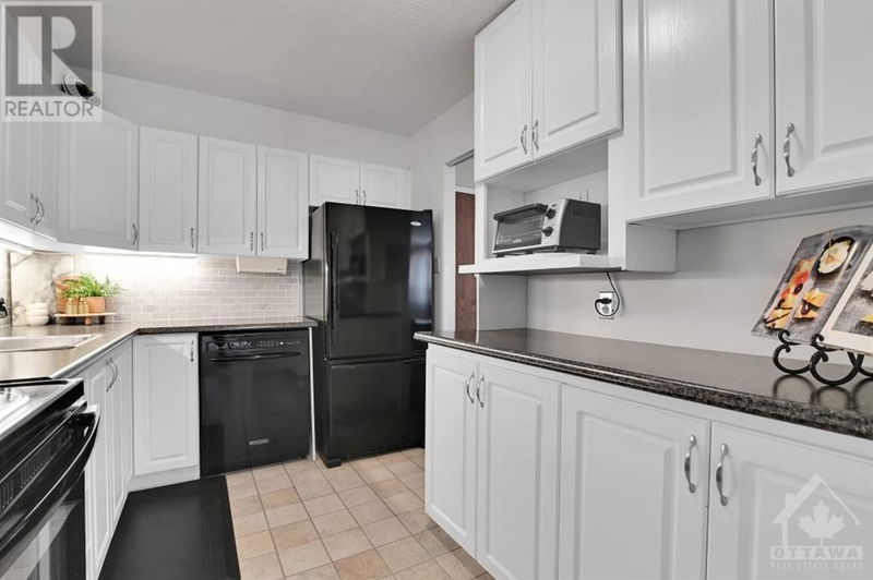  808 - 151 BAY Street  Ottawa, K1R7T2 | Image 11