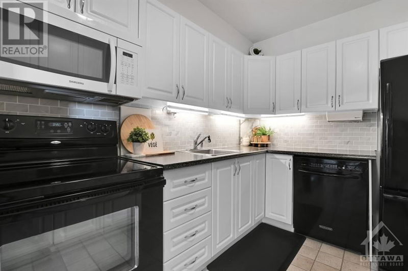  808 - 151 BAY Street  Ottawa, K1R7T2 | Image 12