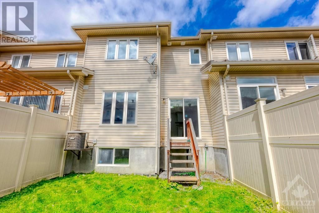 215 MACOUN CIRCLE Image 29