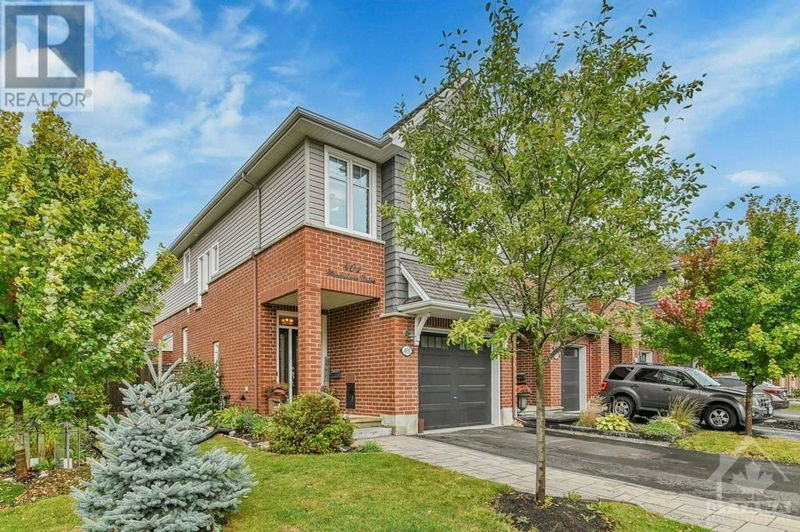 401 WARMSTONE Drive  Stittsville, K2S1B9 | Image 2