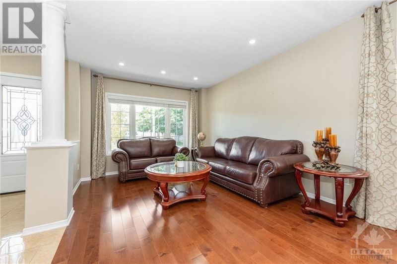 247 LUCINDA Crescent  Ottawa, K1W0A3 | Image 5