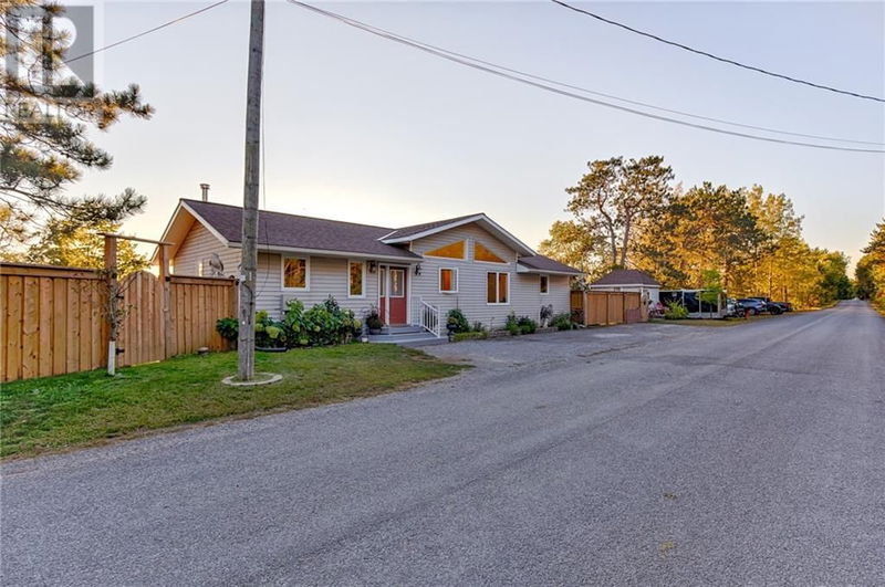 563 ISLAND VIEW Drive  Golden Lake, K0J1X0 | Image 5