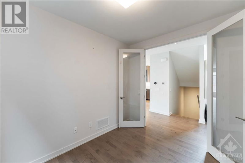 310 LONGWORTH Avenue  Ottawa, K1T0T8 | Image 14