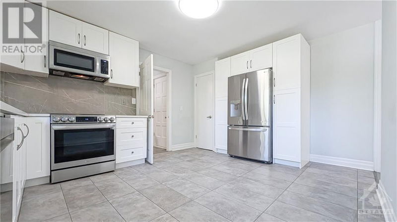 941 CHARLTON Drive  Ottawa, K1K3Z4 | Image 16