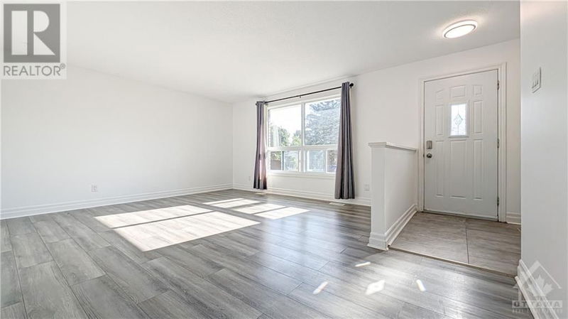 941 CHARLTON Drive  Ottawa, K1K3Z4 | Image 2