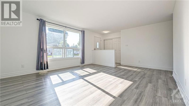 941 CHARLTON Drive  Ottawa, K1K3Z4 | Image 3