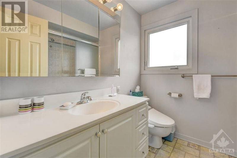 30 TIVERTON Drive  Ottawa, K2E6L7 | Image 21