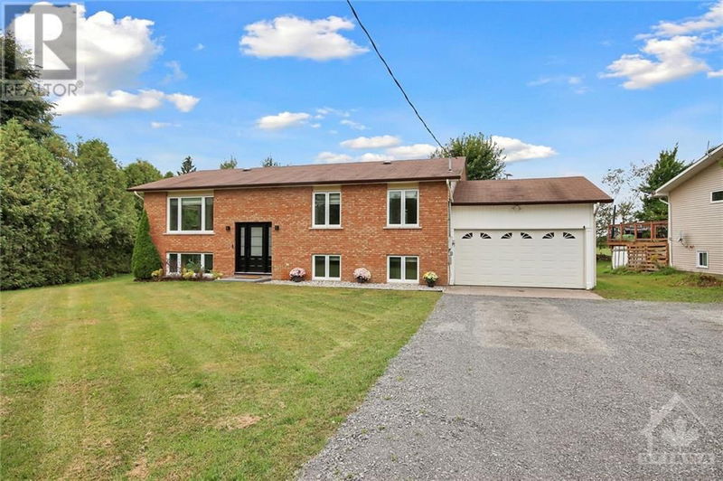 2584 STAGECOACH Road  Ottawa, K0A2W0 | Image 1